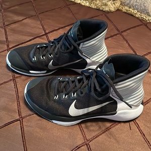 Nike size 7.5 Basketball shoes prime hype df